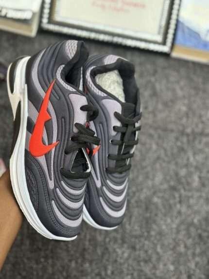 Sneakers 6